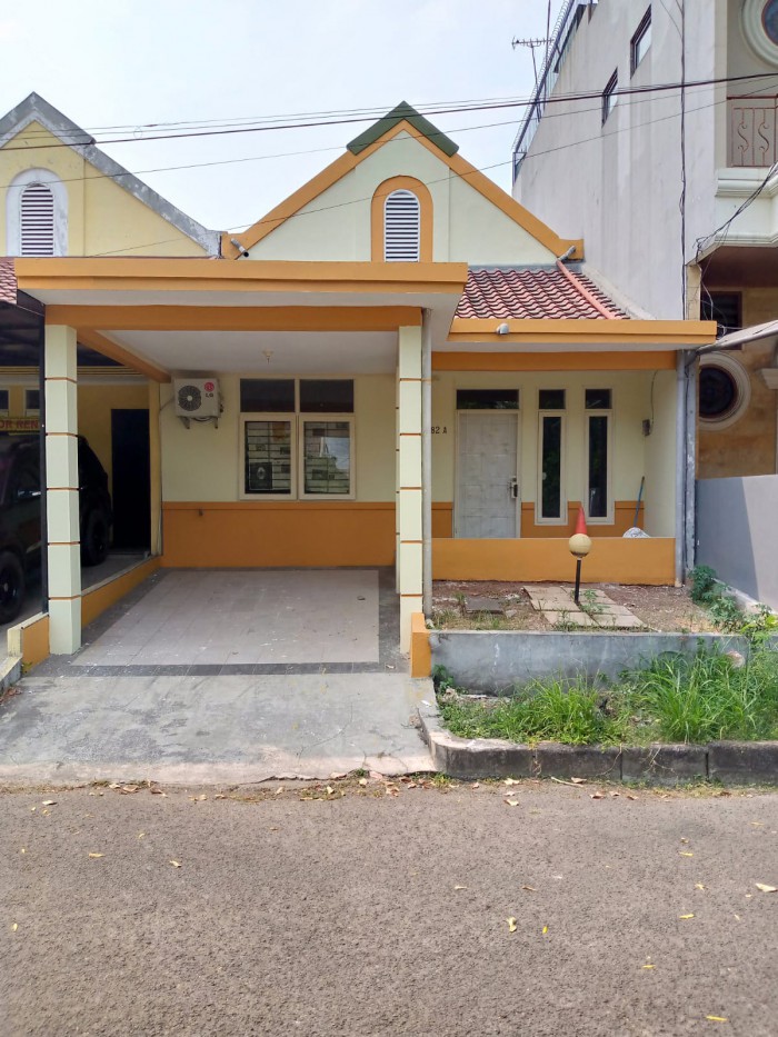 Rumah Disewakan Semi Furnished di Meadow Green Lippo Cikarang